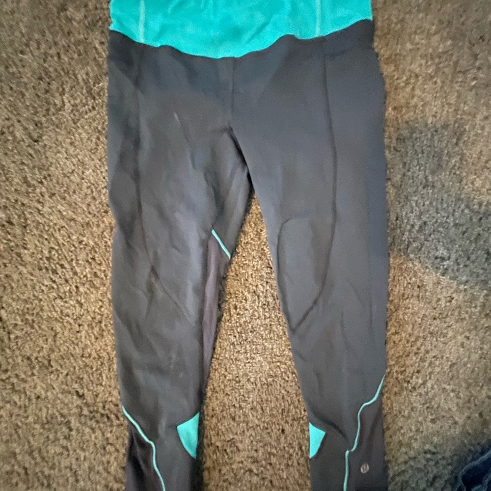 Lululemon leggings size 4